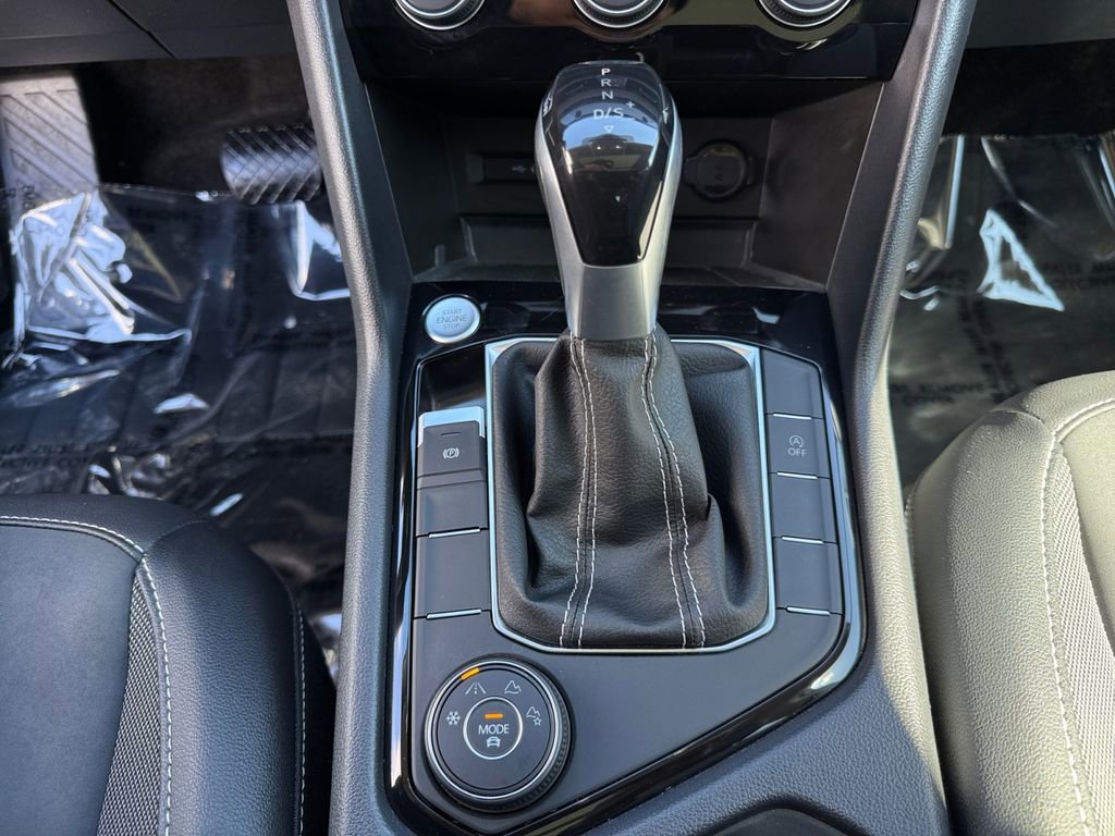 Used 2023 Volkswagen Taos SE w/ Panoramic Sunroof Package image 19