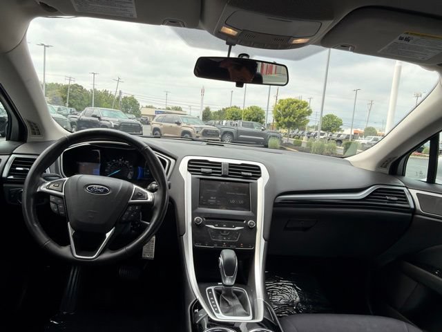 Used 2014 Ford Fusion SE FWD image 12