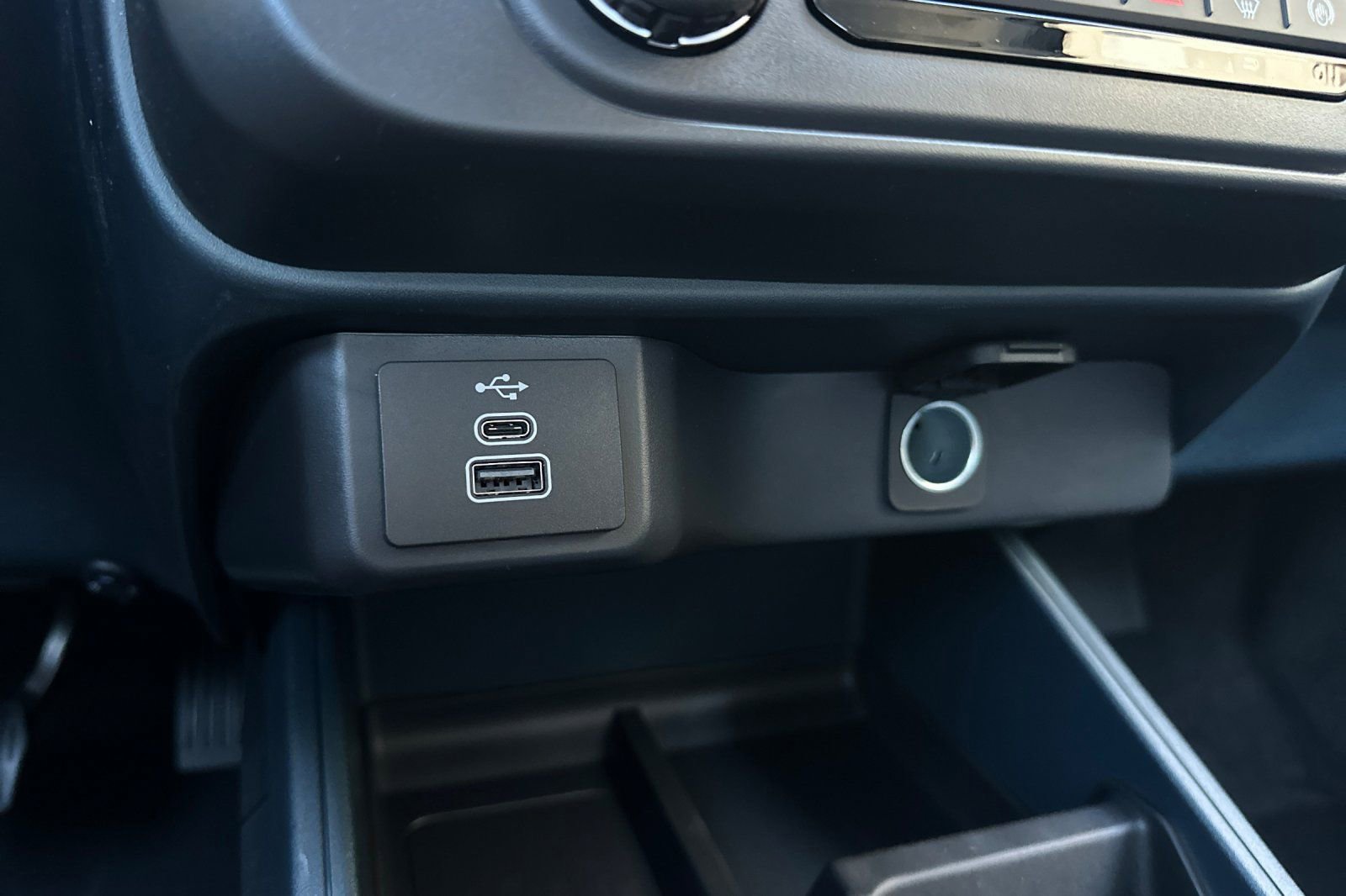 New 2026 Ford Maverick XL w/ Equipment Group 101A image 25