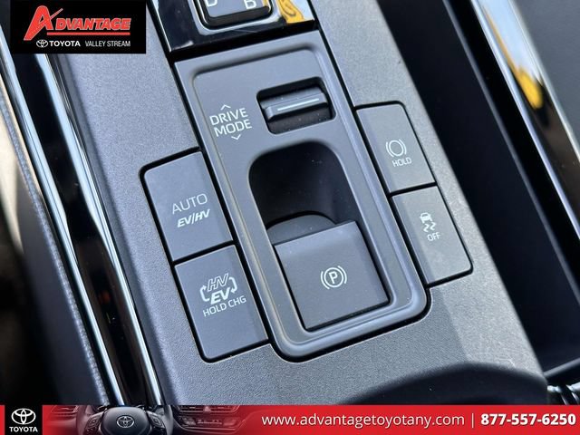 Used 2025 Toyota Prius Plug-In Hybrid FWD image 36