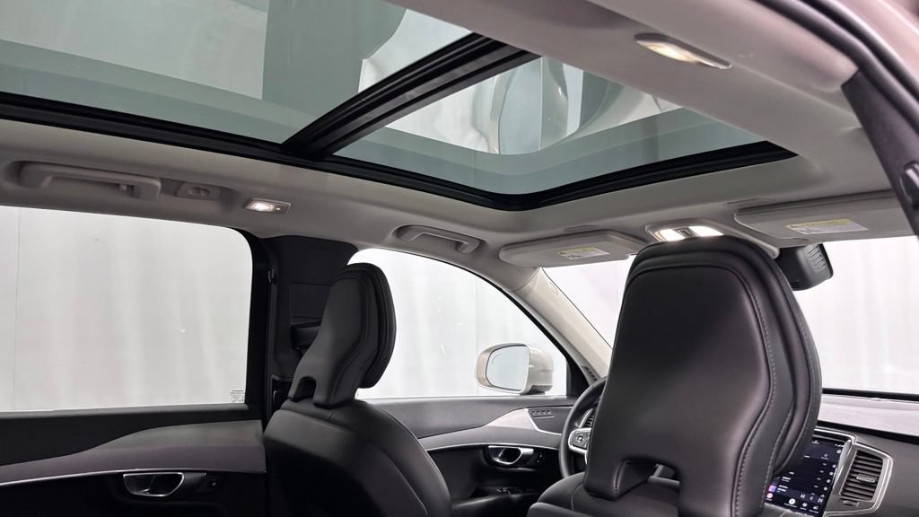 Certified 2023 Volvo XC90 B5 Core w/ Climate Package AWD/4WD image 26