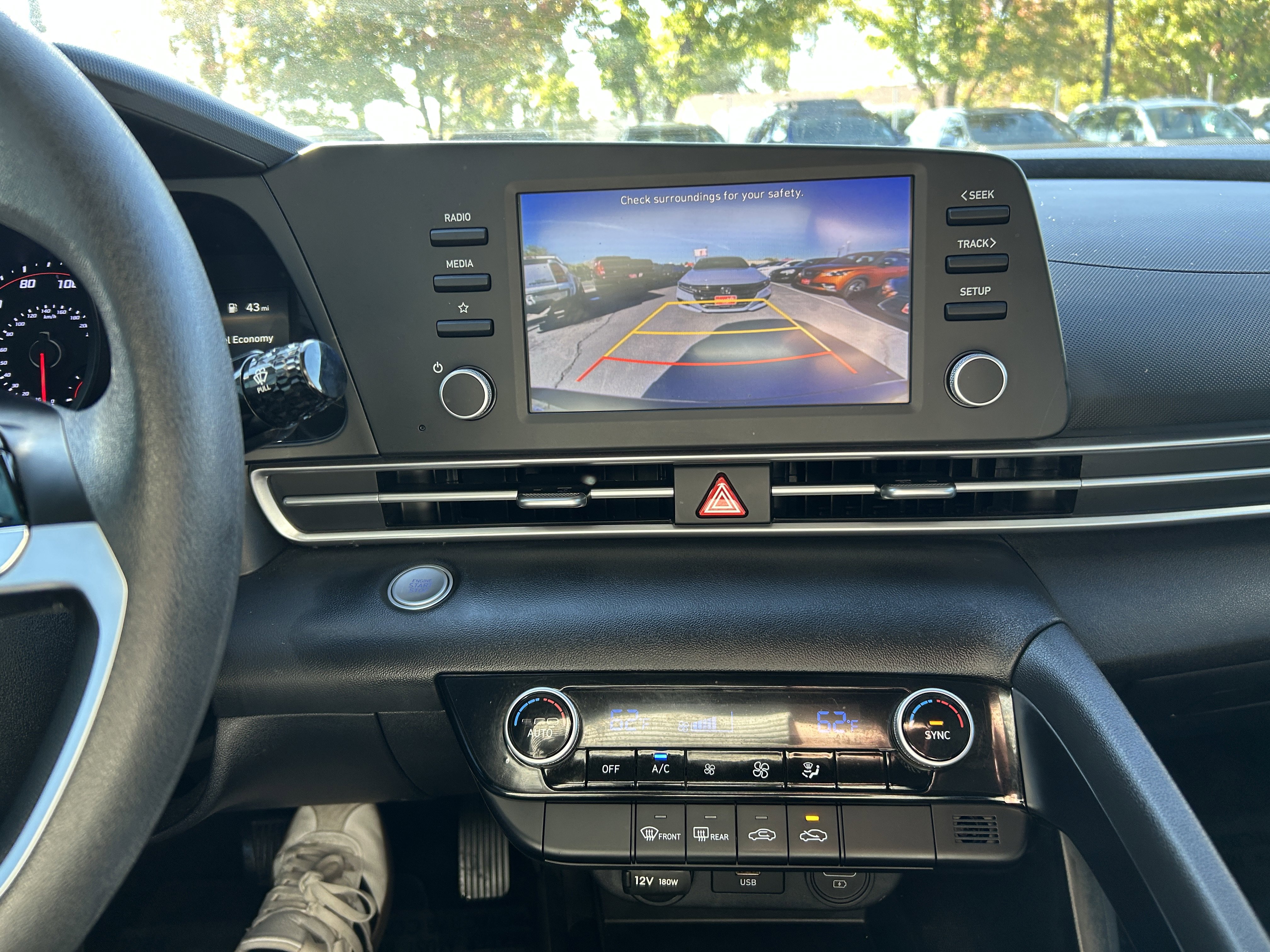 Used 2023 Hyundai Elantra SEL image 13