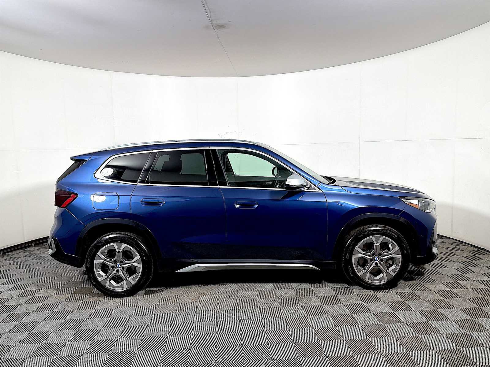 Used 2023 BMW X1 xDrive28i w/ Convenience Package AWD/4WD image 7
