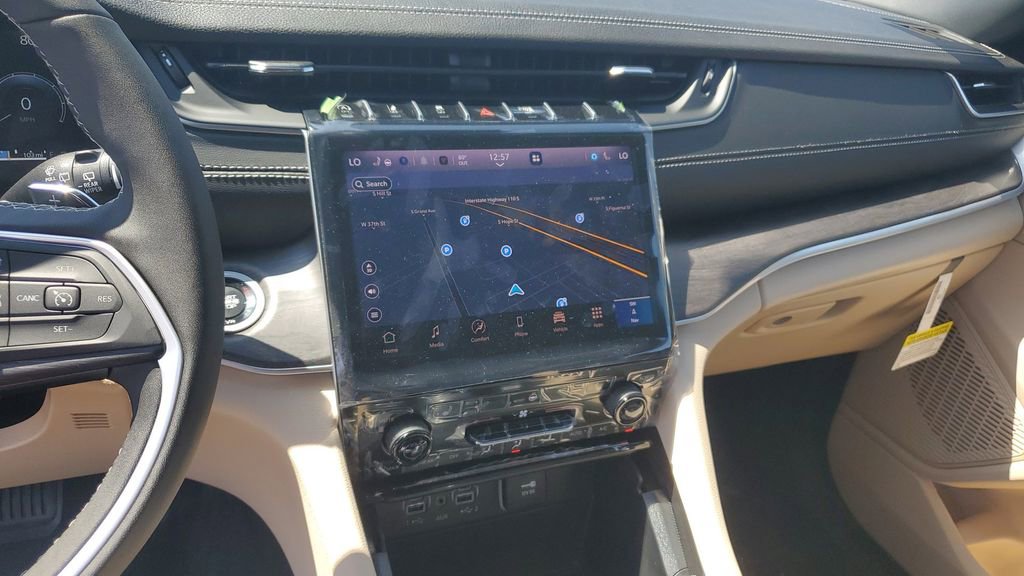 New 2025 Jeep Grand Cherokee L Limited w/ Black Appearance Package image 25