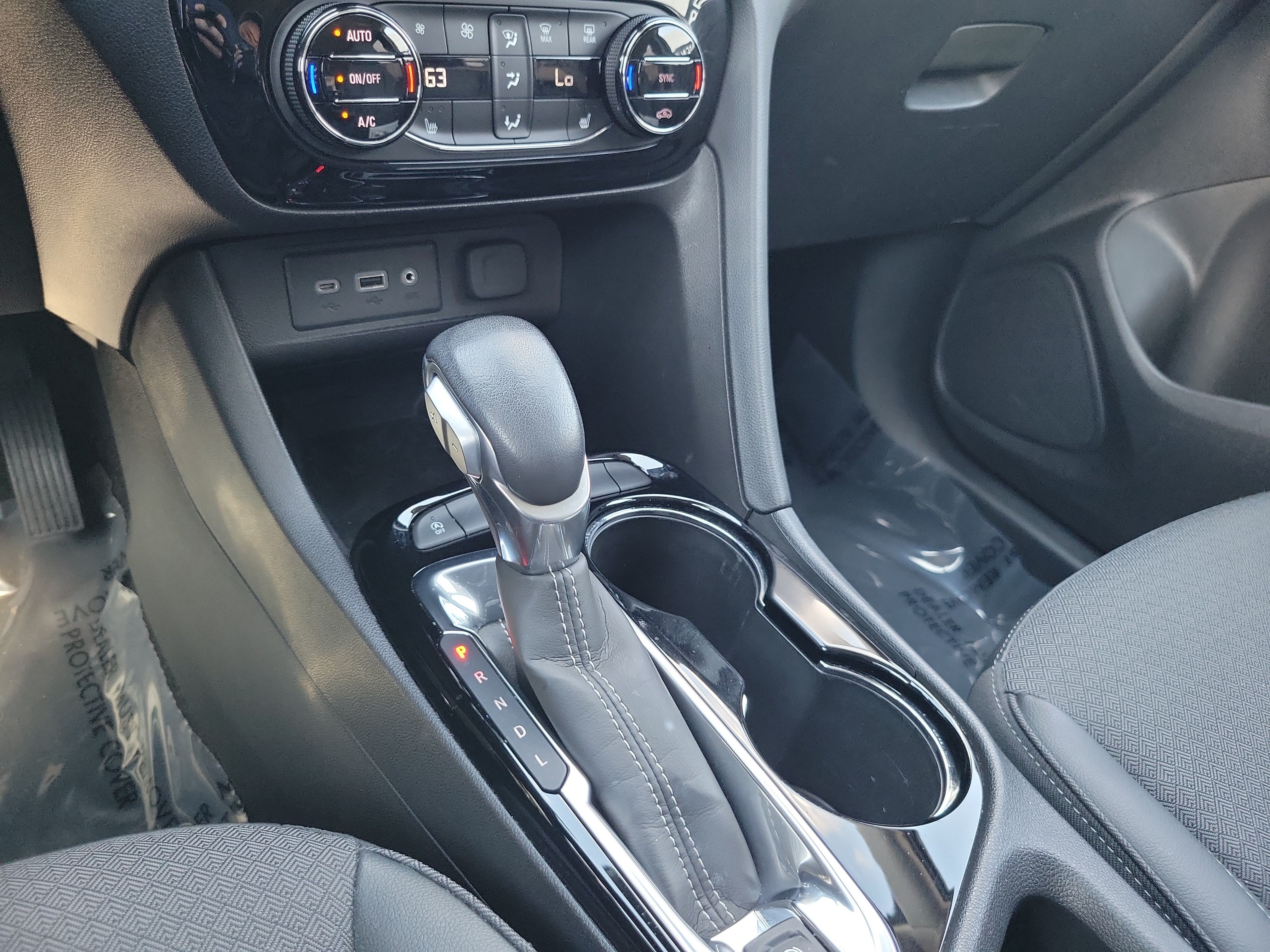 Used 2023 Buick Encore GX Select w/ Sport Touring Package FWD image 23