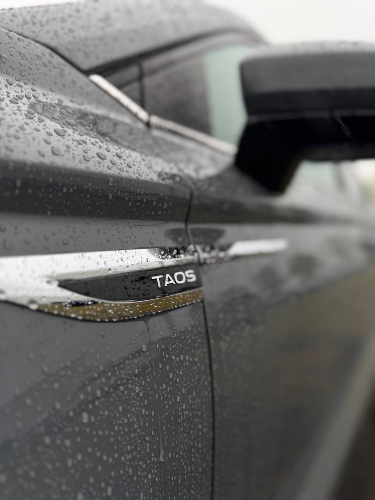 Used 2023 Volkswagen Taos SE w/ Panoramic Sunroof Package AWD/4WD image 38