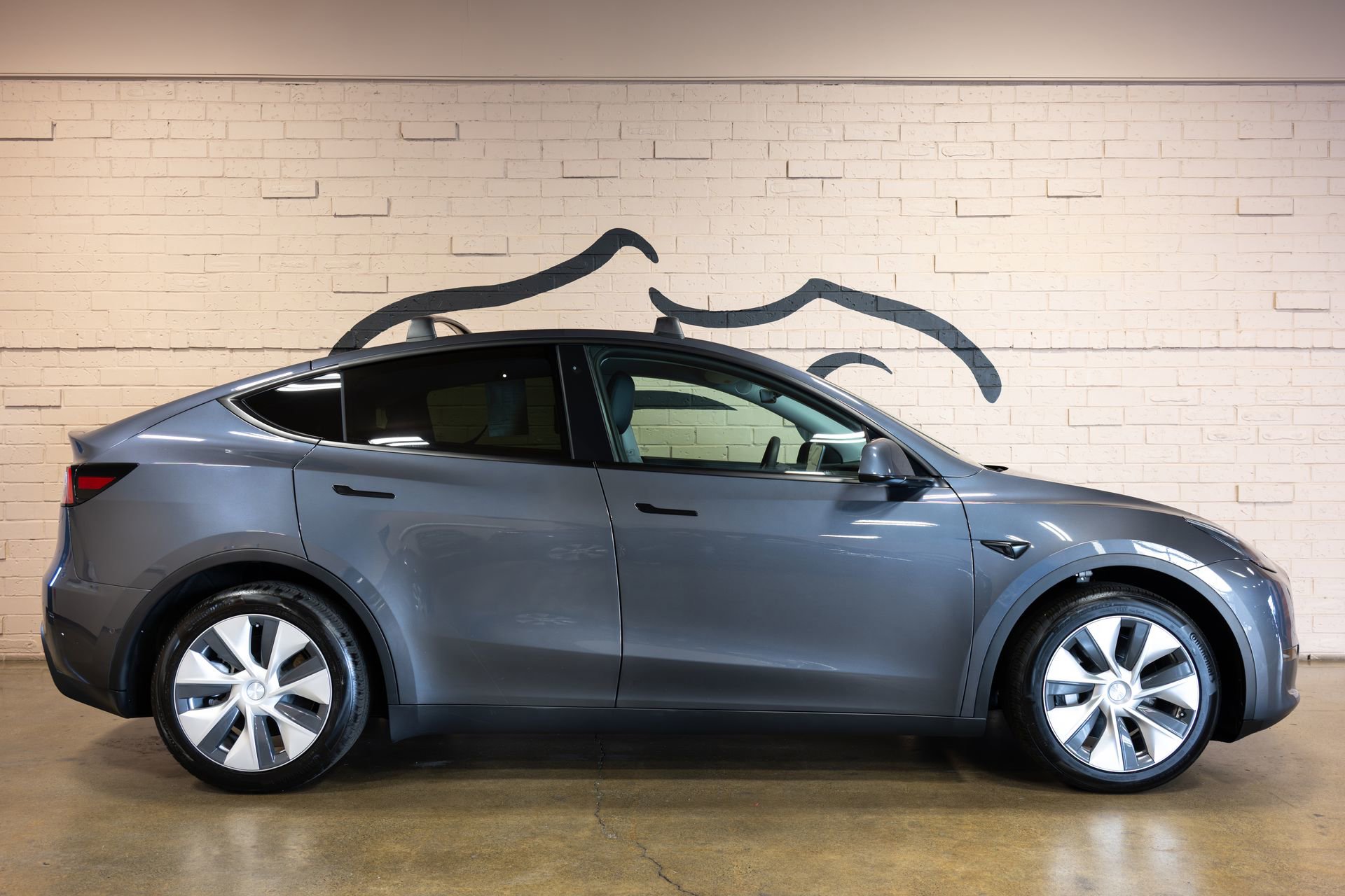 Used 2022 Tesla Model Y Long Range image 3