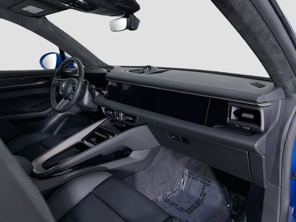 New 2026 Porsche Macan Turbo Electric image 32