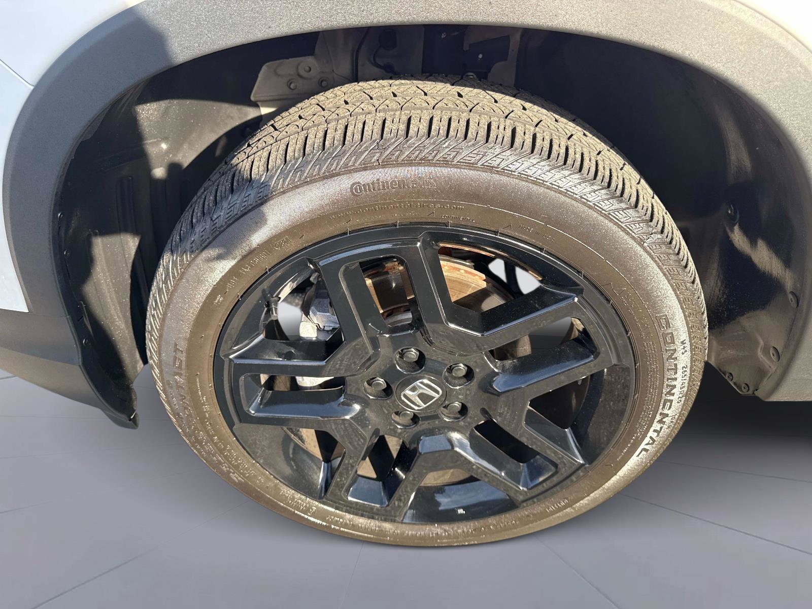 Certified 2025 Honda Passport Black Edition image 11