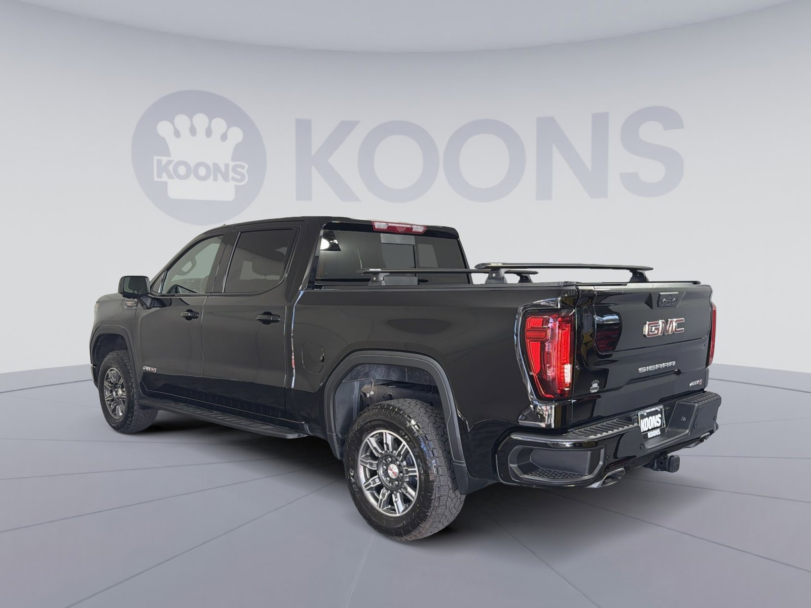 Used 2024 GMC Sierra 1500 AT4 w/ Technology Package image 4