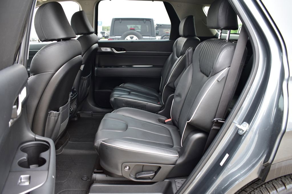 Used 2023 Hyundai Palisade Limited FWD image 21