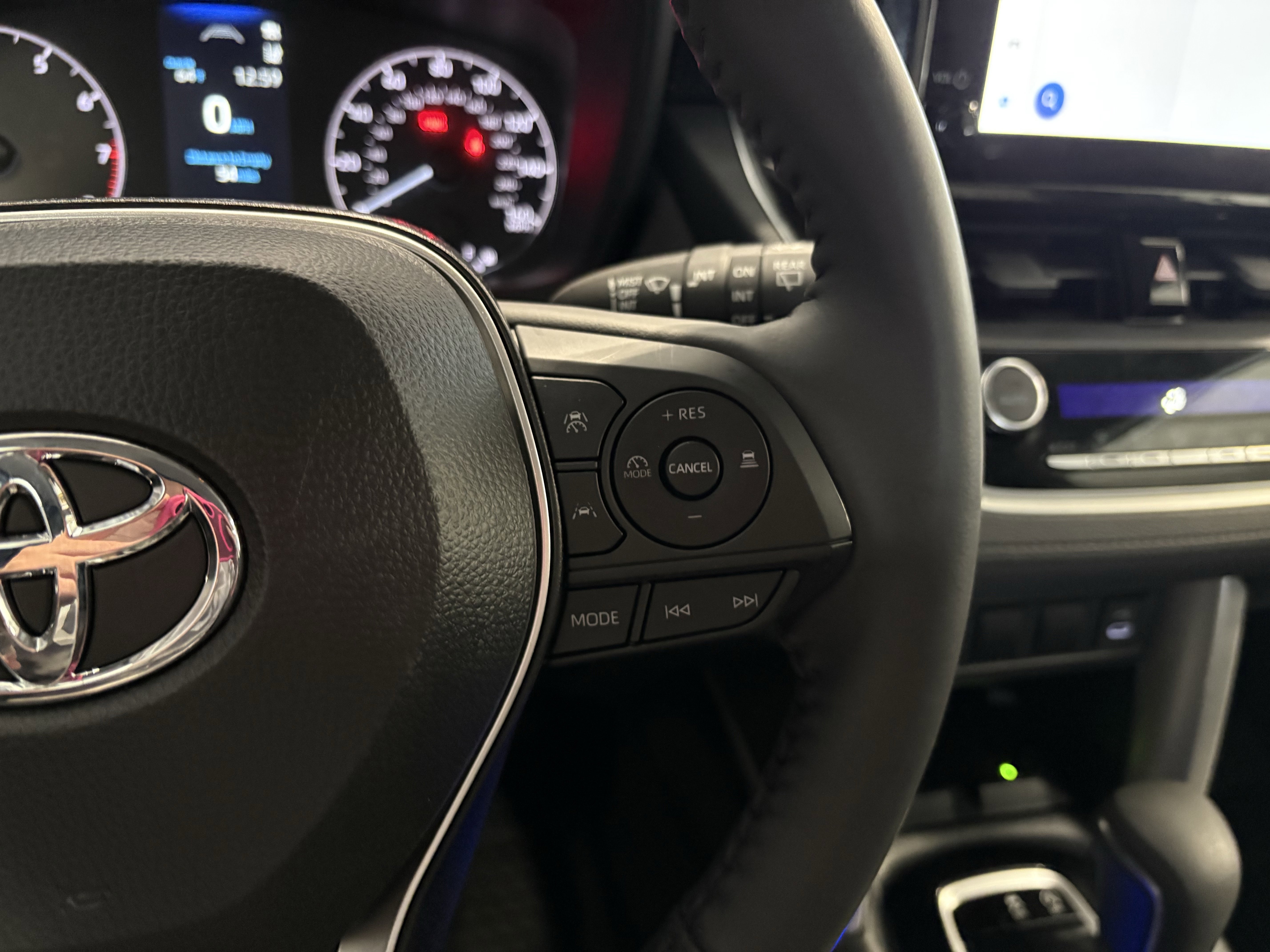 Certified 2024 Toyota Corolla Cross LE image 23