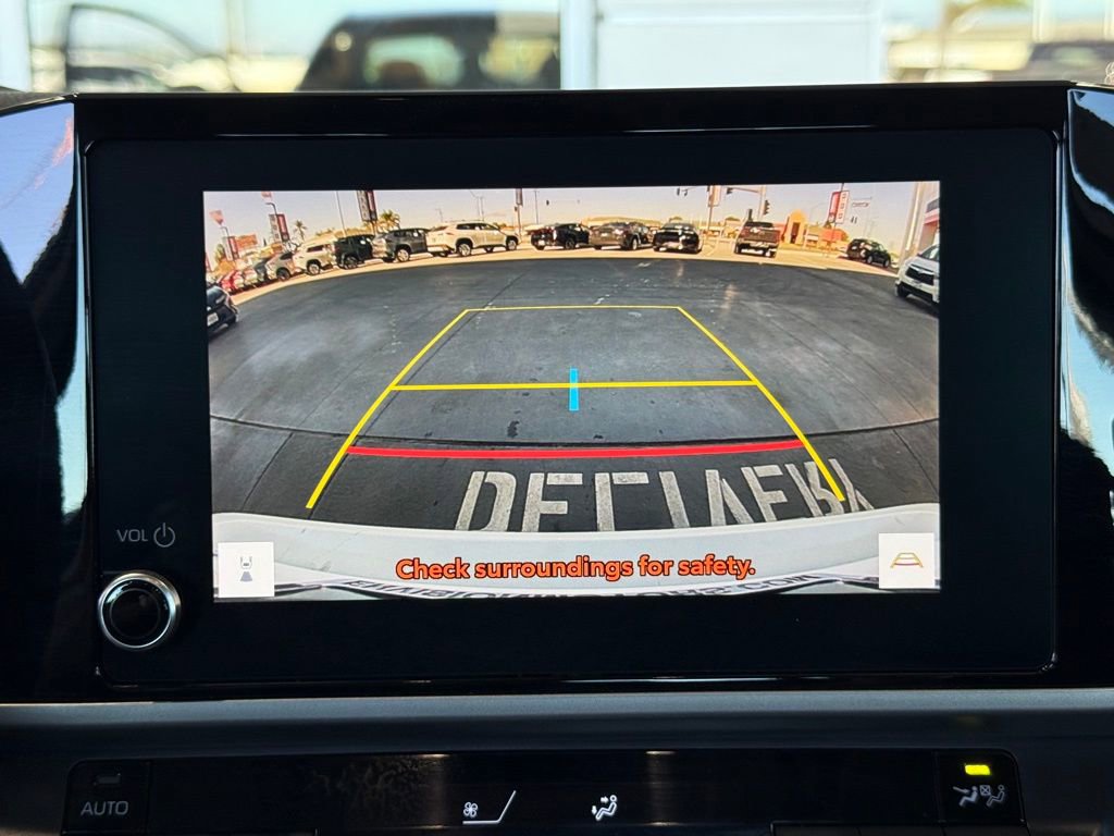 Used 2025 Toyota Camry LE image 27