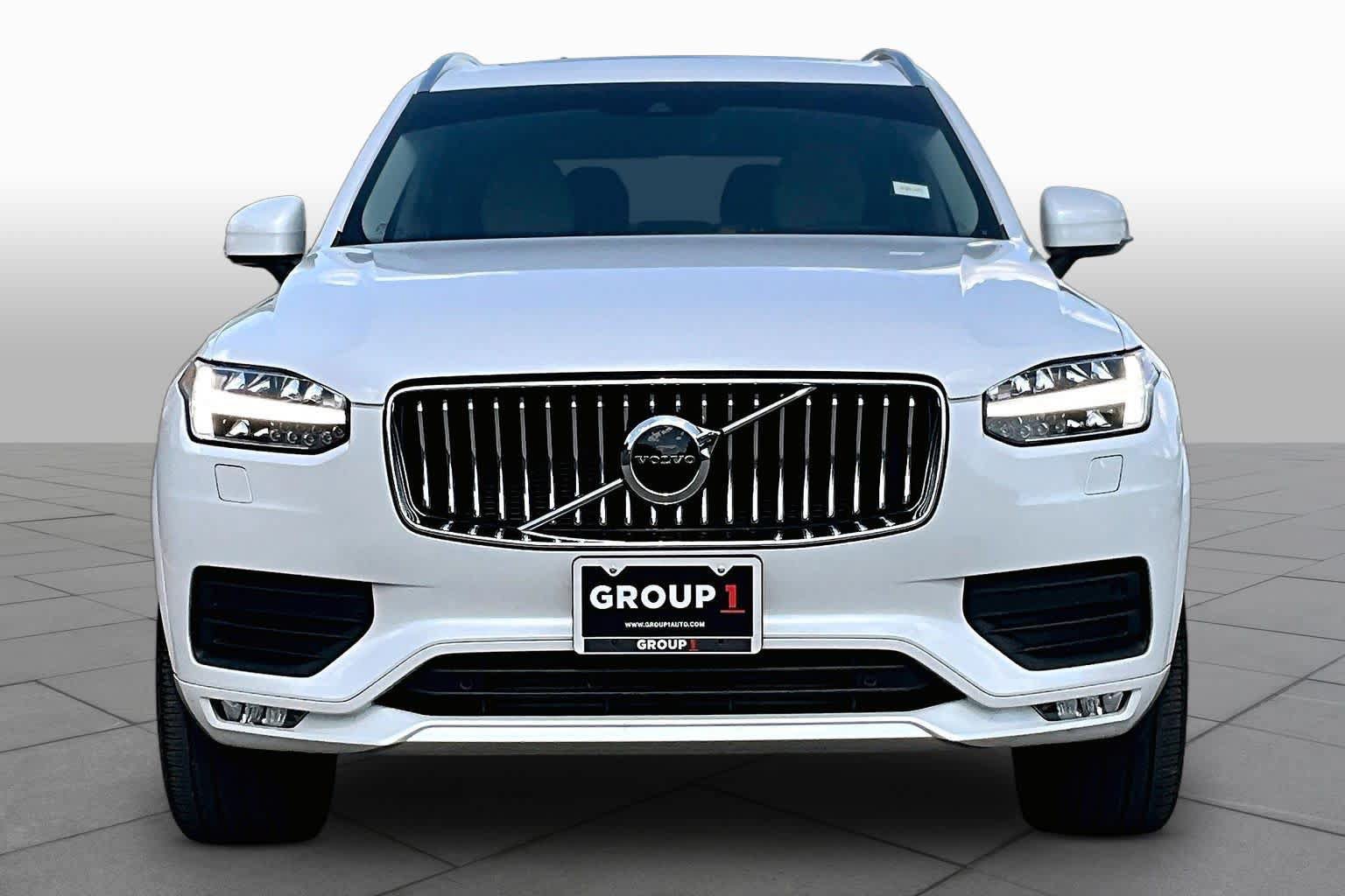 Used 2021 Volvo XC90 T5 Momentum w/ Protection Package Premier FWD image 4