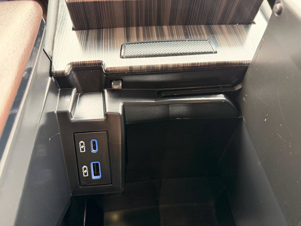 Used 2022 Toyota Sienna Platinum image 50