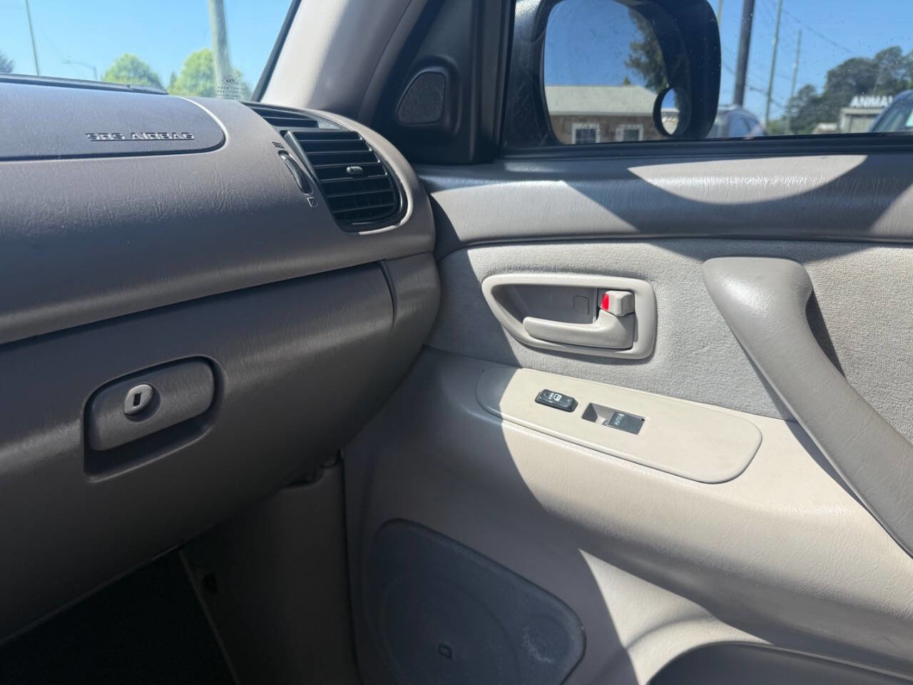 Used 2006 Toyota Sequoia SR5 RWD image 22