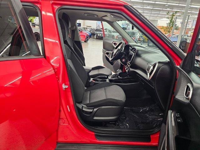 Used 2023 Kia Soul LX FWD image 9