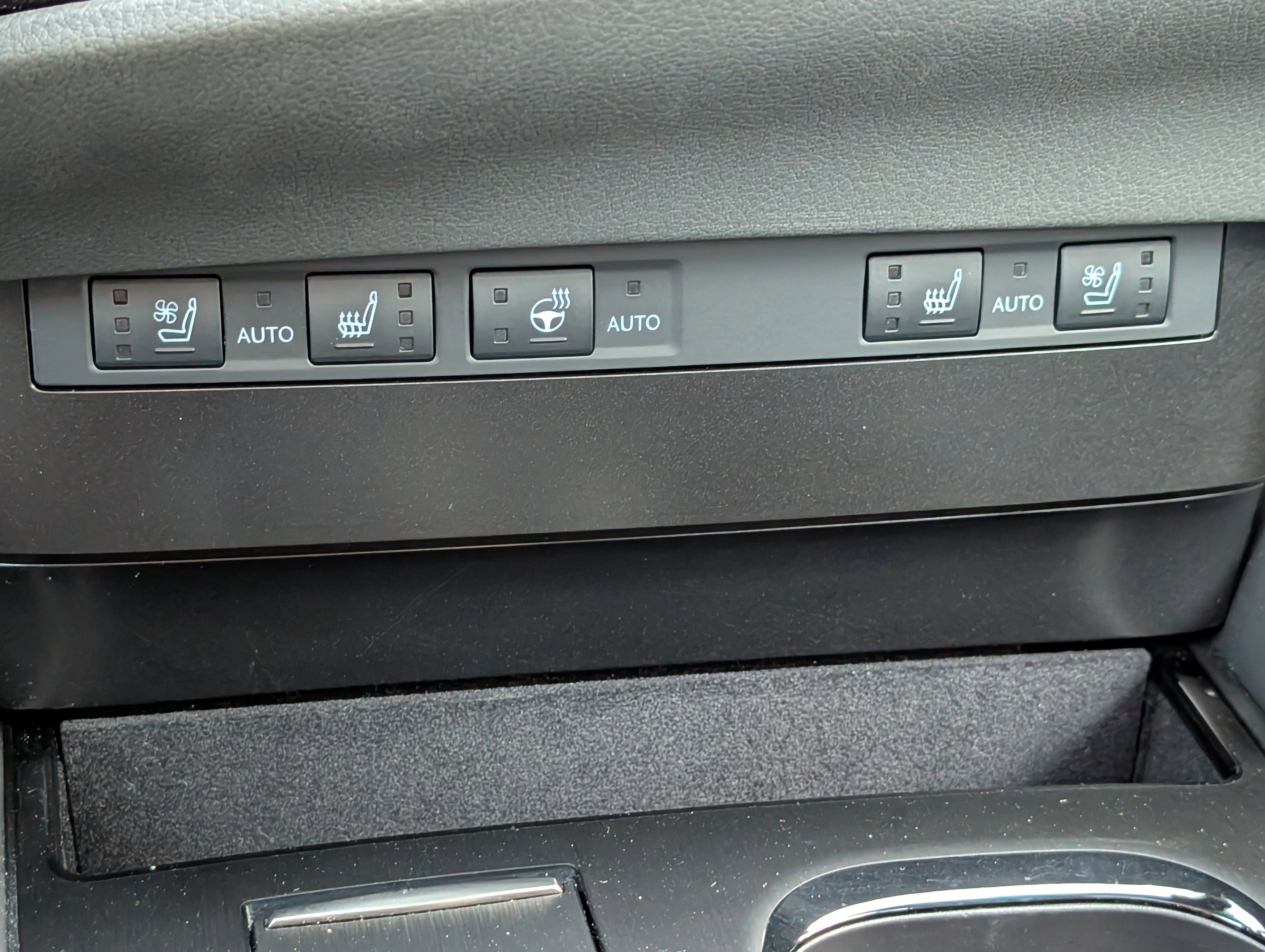 Certified 2024 Lexus ES 300h w/ Premium Package image 25