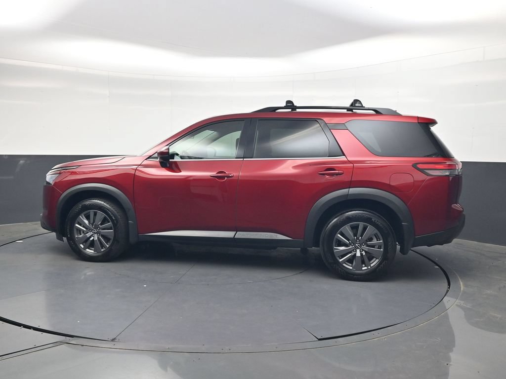 Used 2025 Nissan Pathfinder SV w/ SV Premium Package AWD/4WD image 7