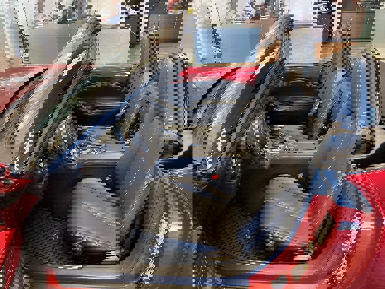 New 2025 MAZDA MX-5 Miata Grand Touring w/ Appearance Package image 3