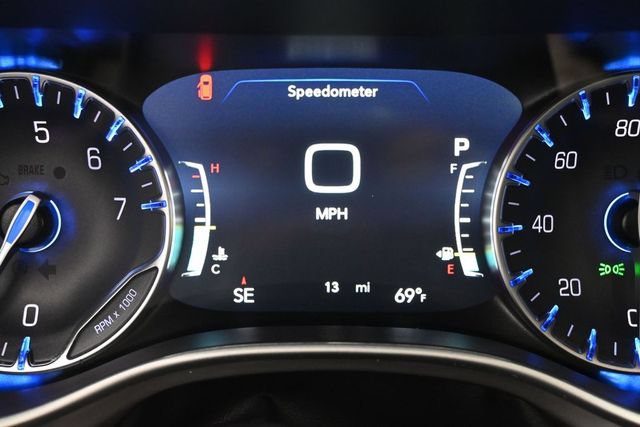 New 2027 Chrysler Pacifica Limited FWD image 34