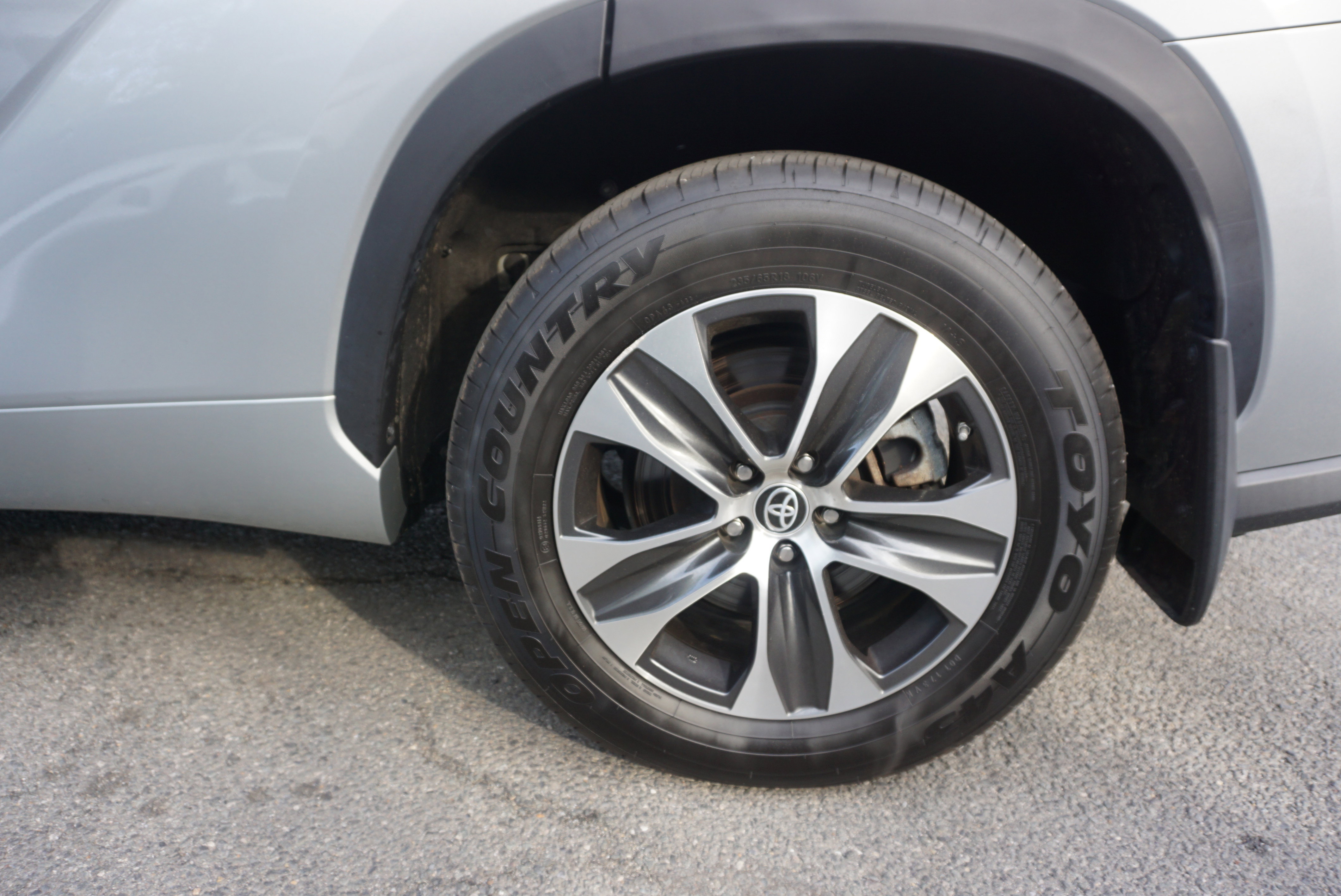 Used 2022 Toyota Highlander XLE image 6