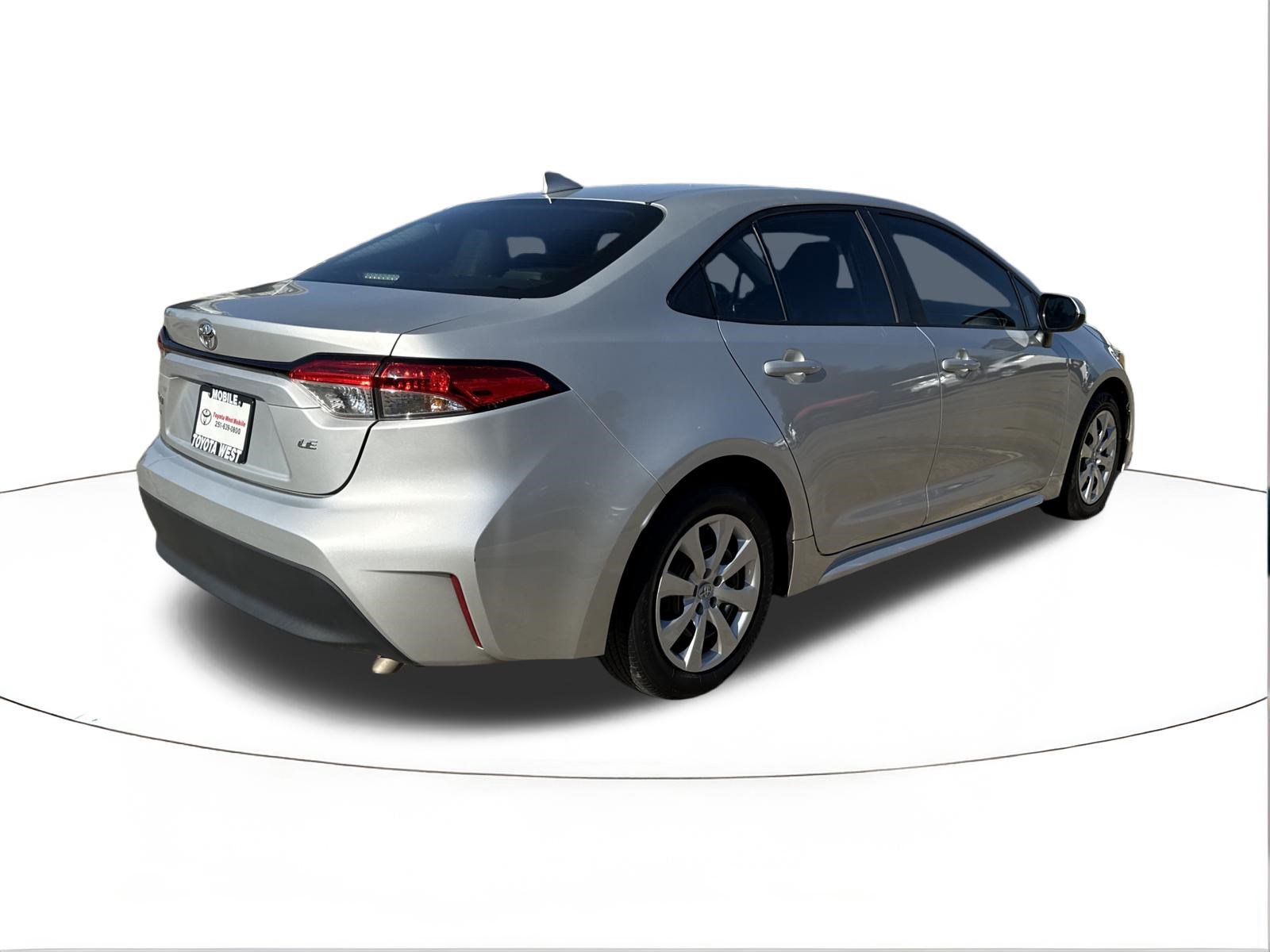 Used 2024 Toyota Corolla LE FWD image 3