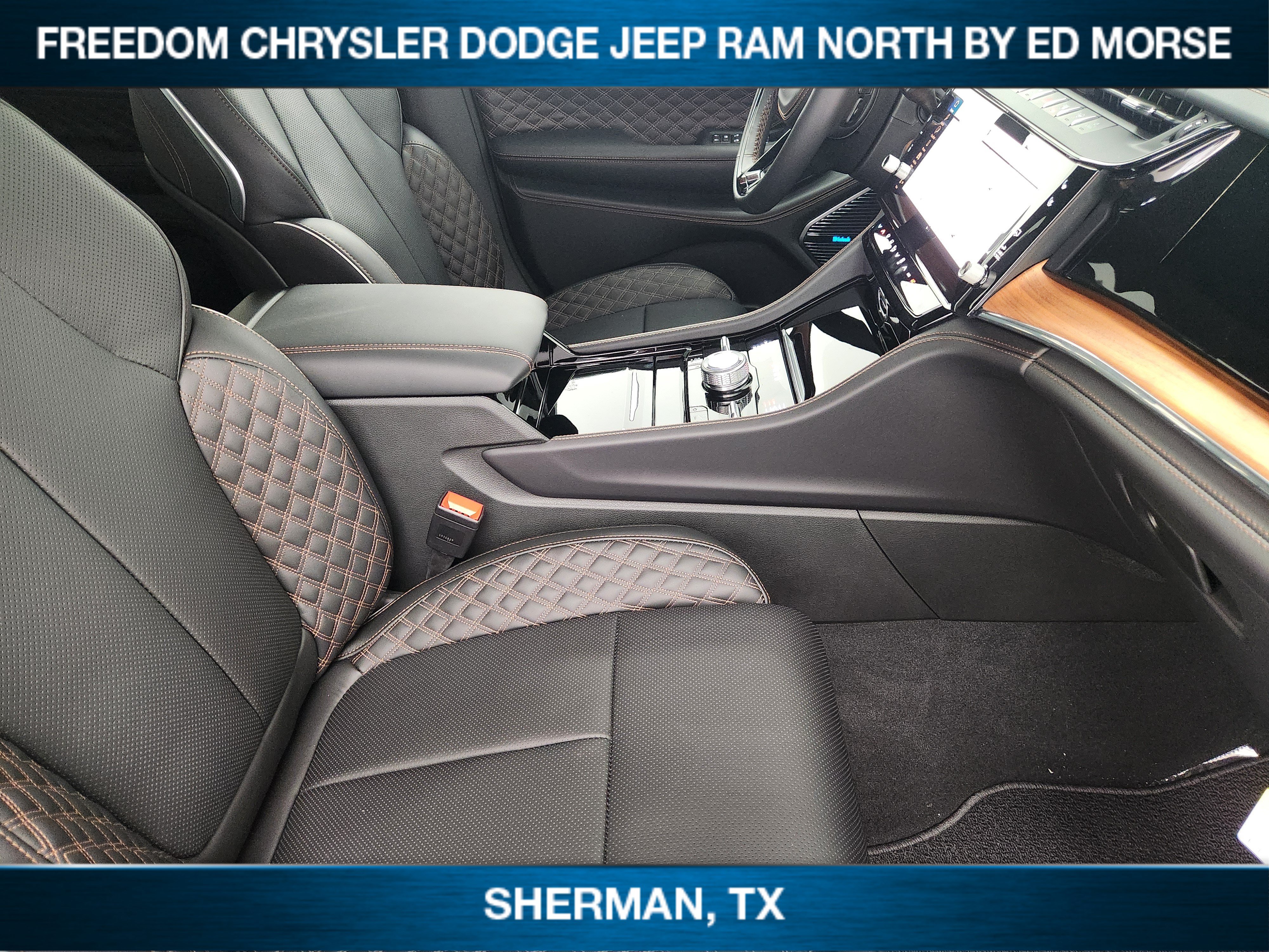 New 2026 Jeep Grand Cherokee L Summit w/ Obsidian Package AWD/4WD image 9