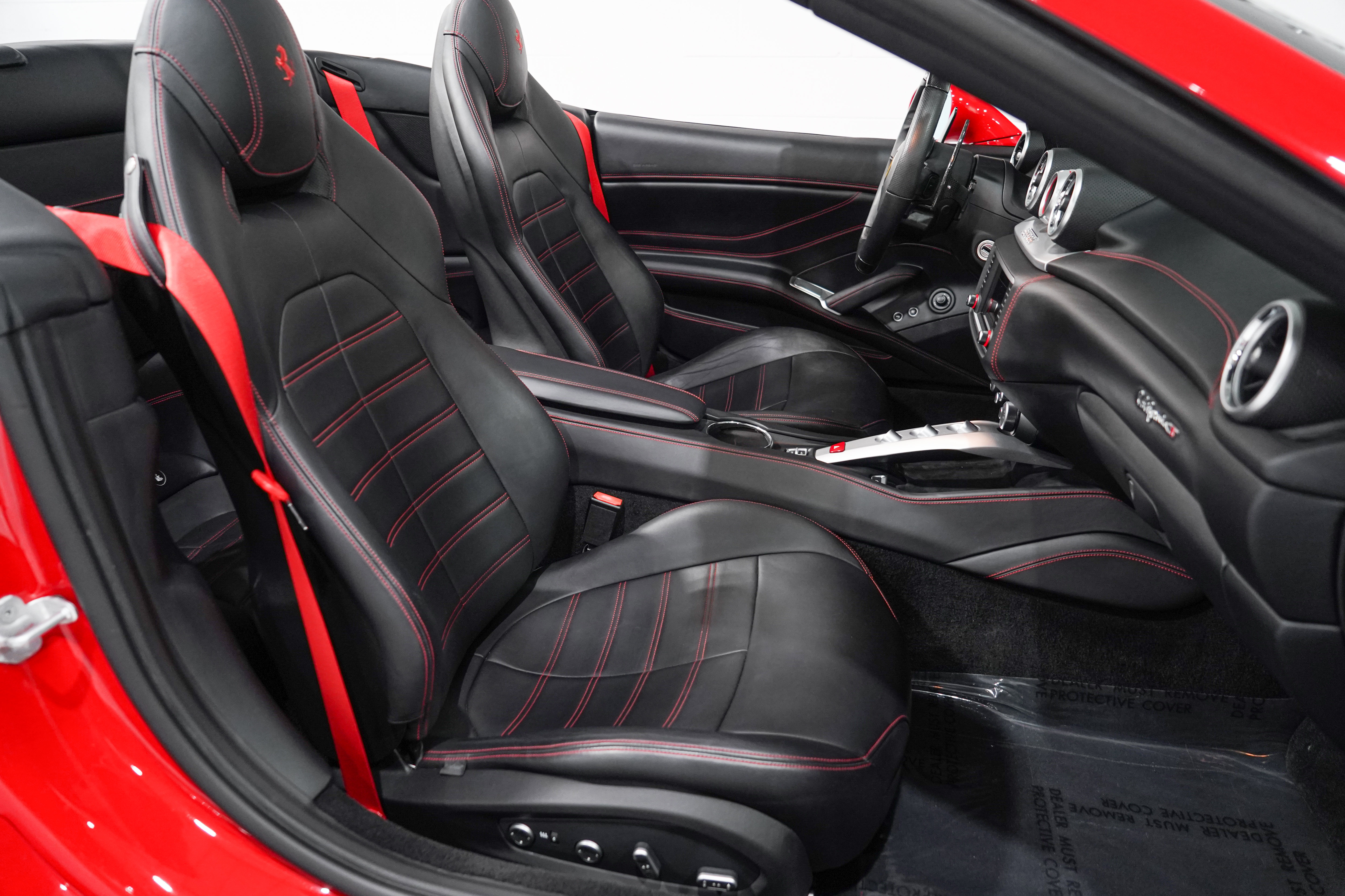 Used 2017 Ferrari California T RWD image 16