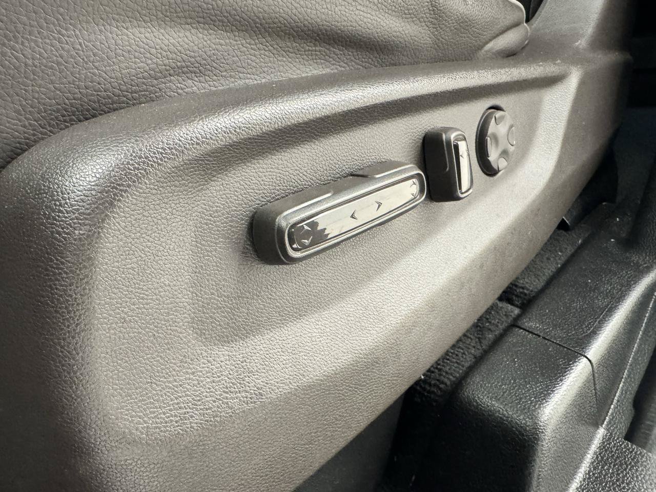 Used 2023 Honda Odyssey Elite image 14