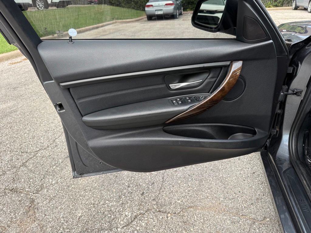 Used 2015 BMW 328i xDrive Sedan AWD/4WD image 13