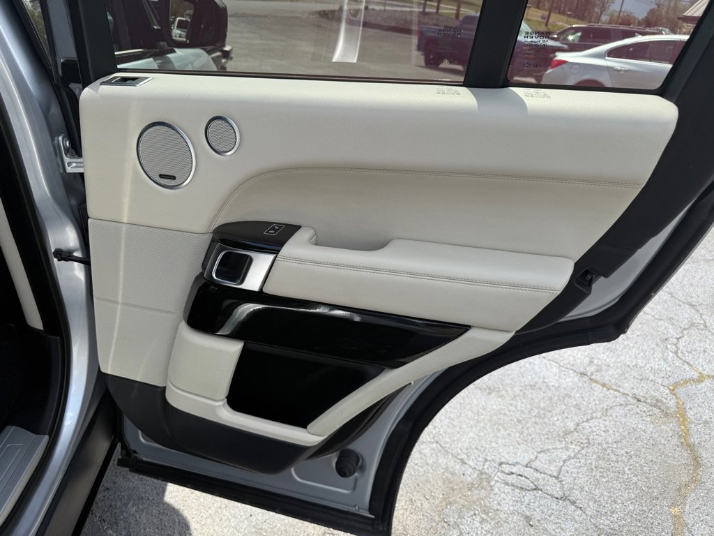 Used 2015 Land Rover Range Rover Supercharged image 78