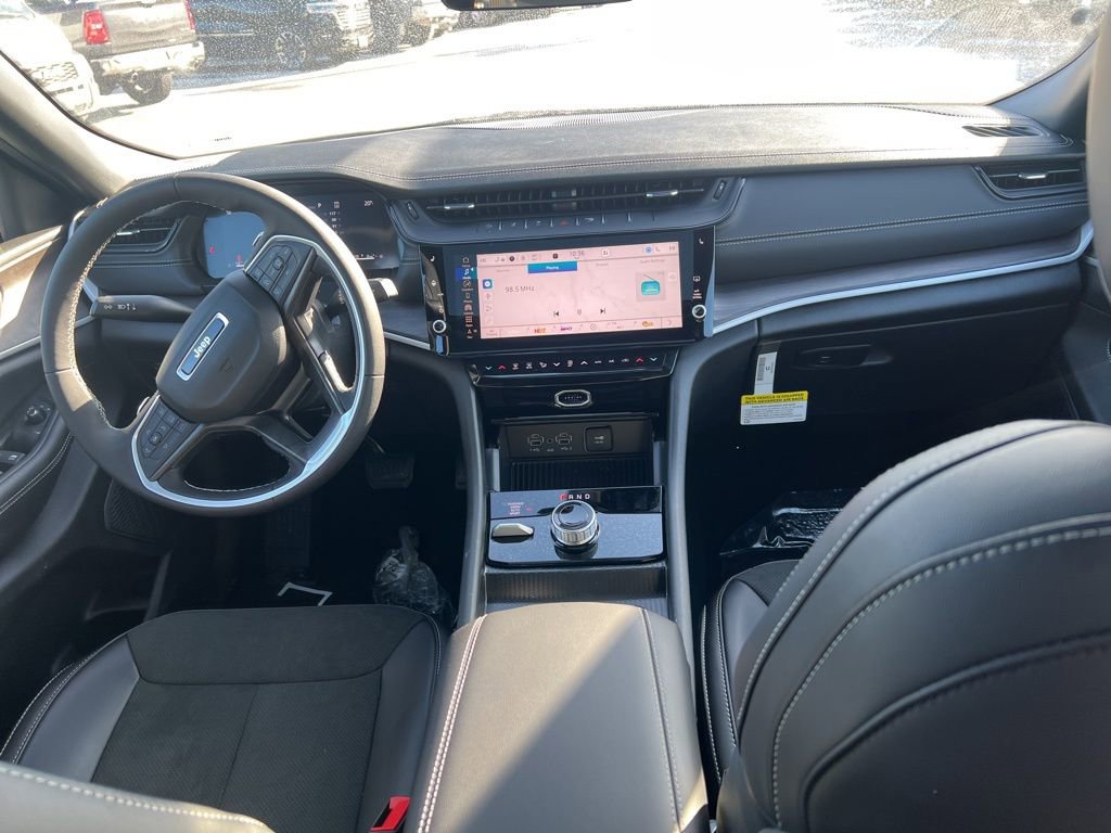 New 2026 Jeep Grand Cherokee Laredo image 15