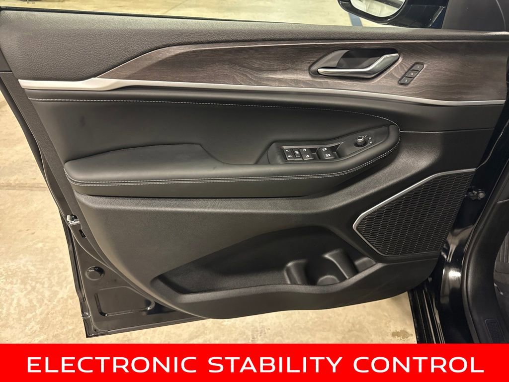 New 2026 Jeep Grand Cherokee Limited image 11