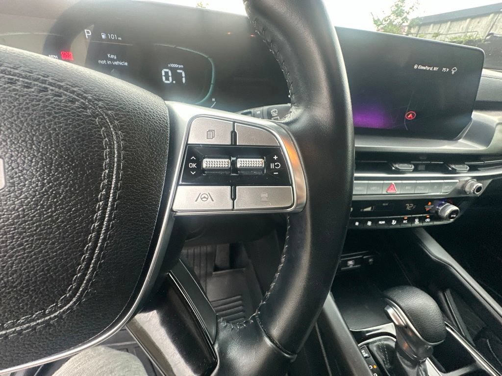 Used 2024 Kia Telluride LX AWD/4WD image 15