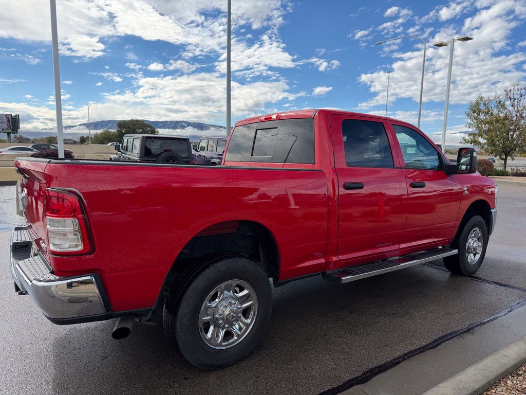 Used 2024 RAM 3500 Tradesman w/ Chrome Appearance Group AWD/4WD image 4