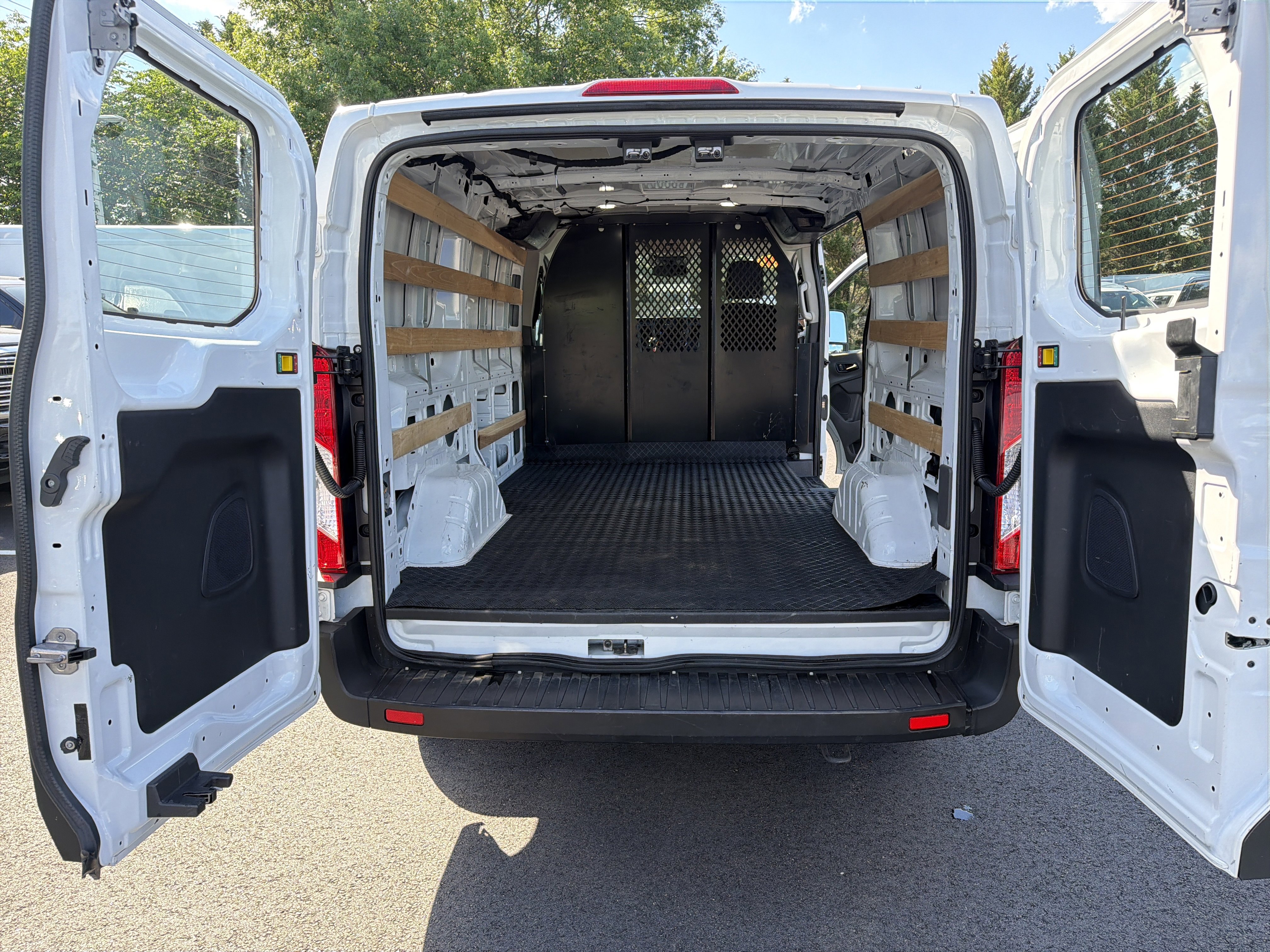 Used 2024 Ford Transit 250 Low Roof w/ Exterior Upgrade Package RWD image 32