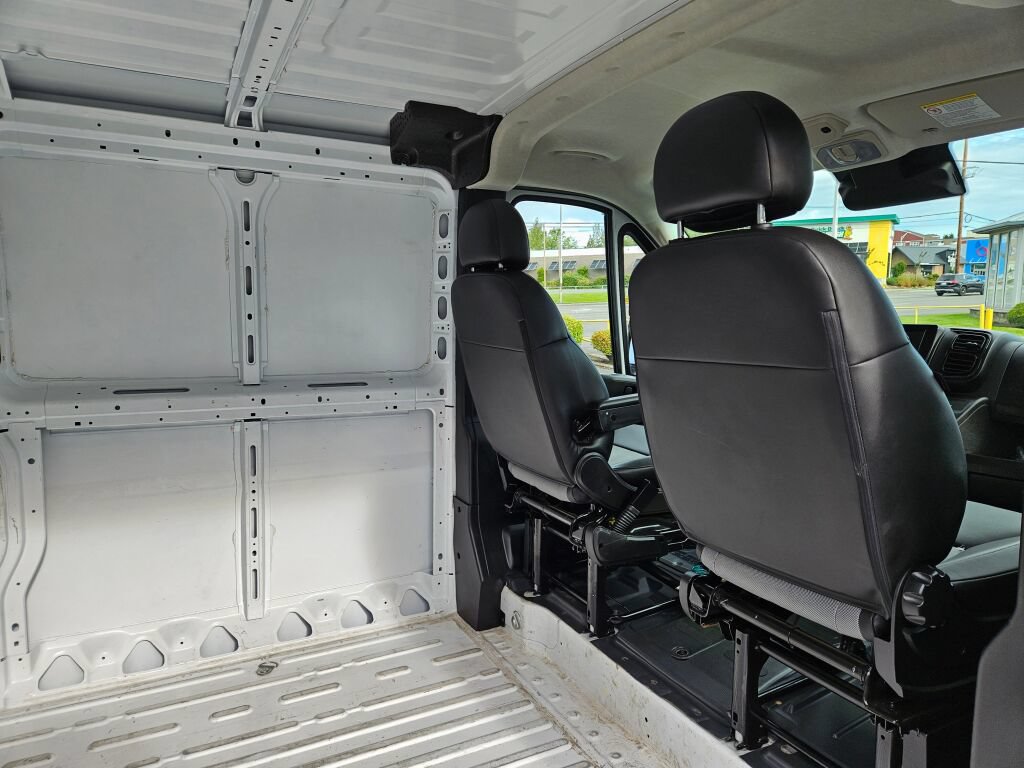 Used 2025 RAM ProMaster 2500 w/ Convenience Group FWD image 15
