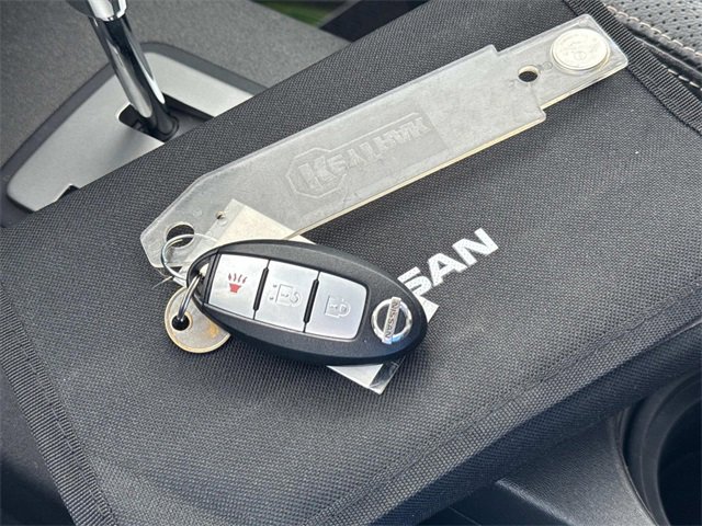 Used 2020 Nissan Frontier PRO-4X image 5