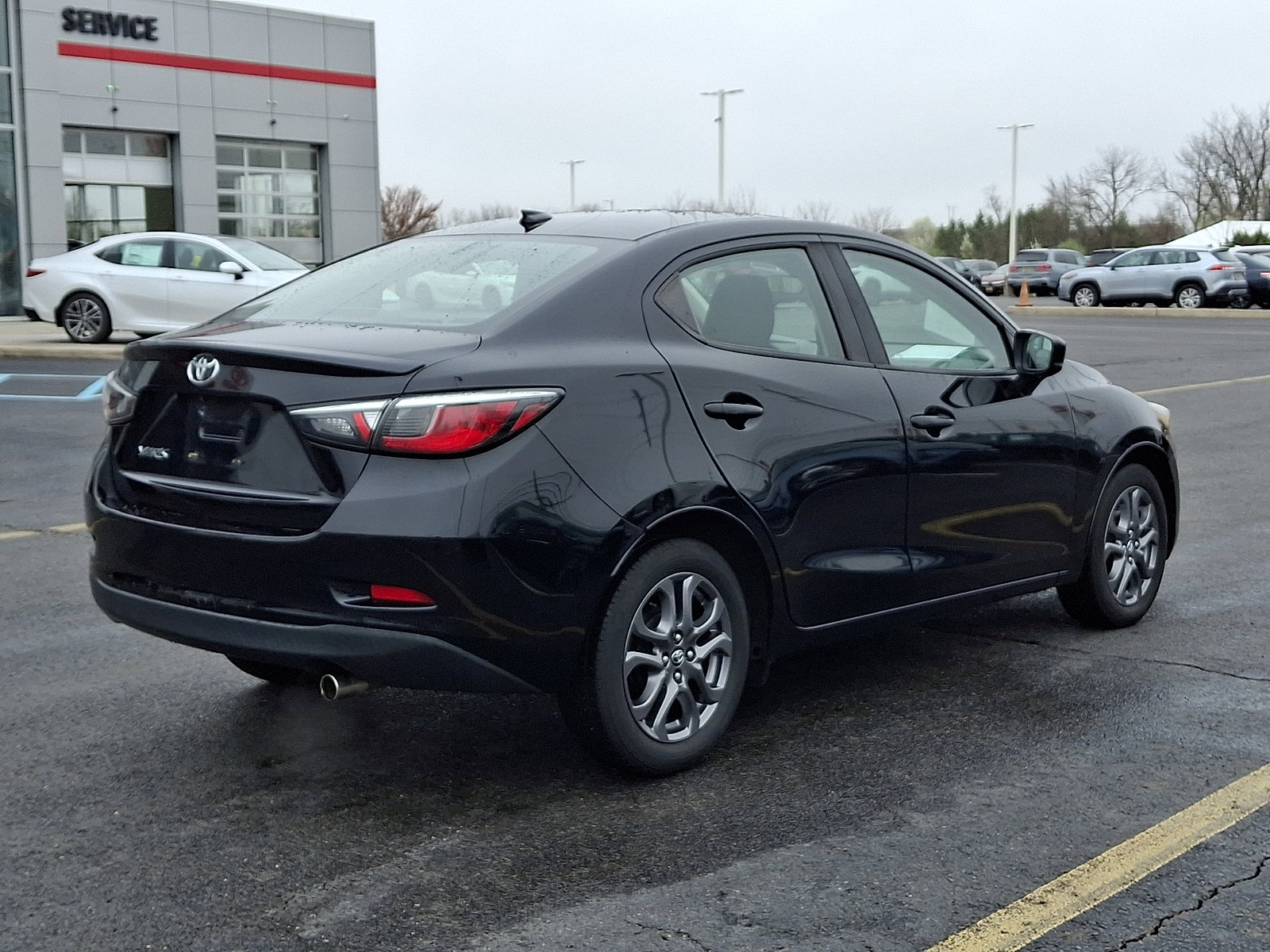 Used 2019 Toyota Yaris LE image 6