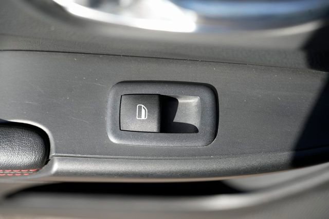 Used 2019 Jeep Cherokee Trailhawk w/ Cold Weather Group image 33