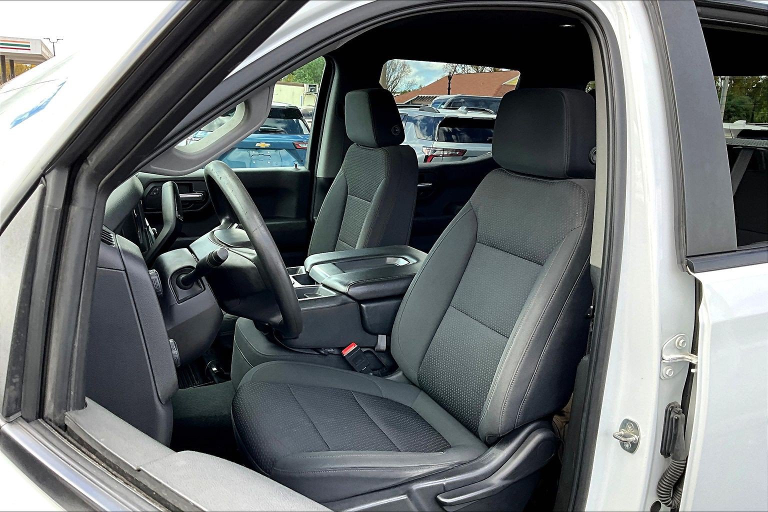 Used 2021 Chevrolet Silverado 1500 Custom Trail Boss AWD/4WD image 17
