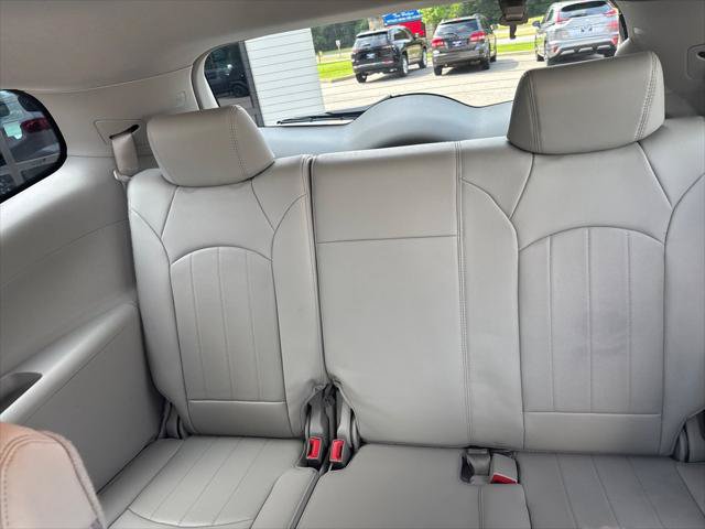 Used 2010 Buick Enclave CXL w/ Trailering Provision Package AWD/4WD image 21