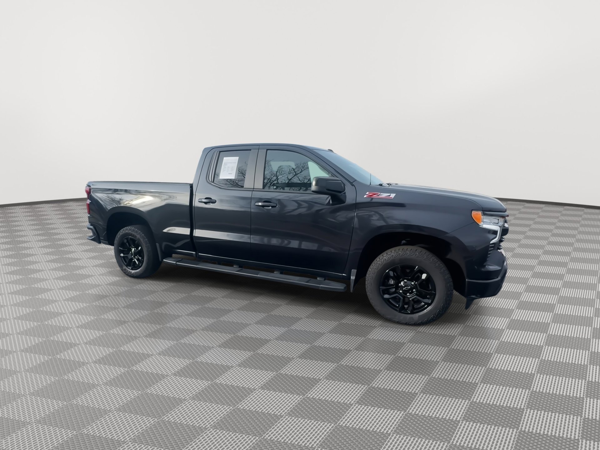 Used 2023 Chevrolet Silverado 1500 RST image 2