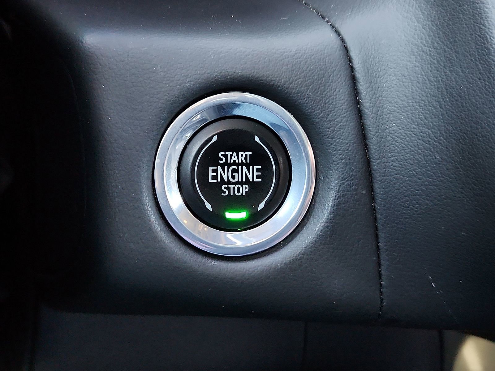 Used 2023 Chevrolet Tahoe Premier w/ Premium Package 2 AWD/4WD image 19