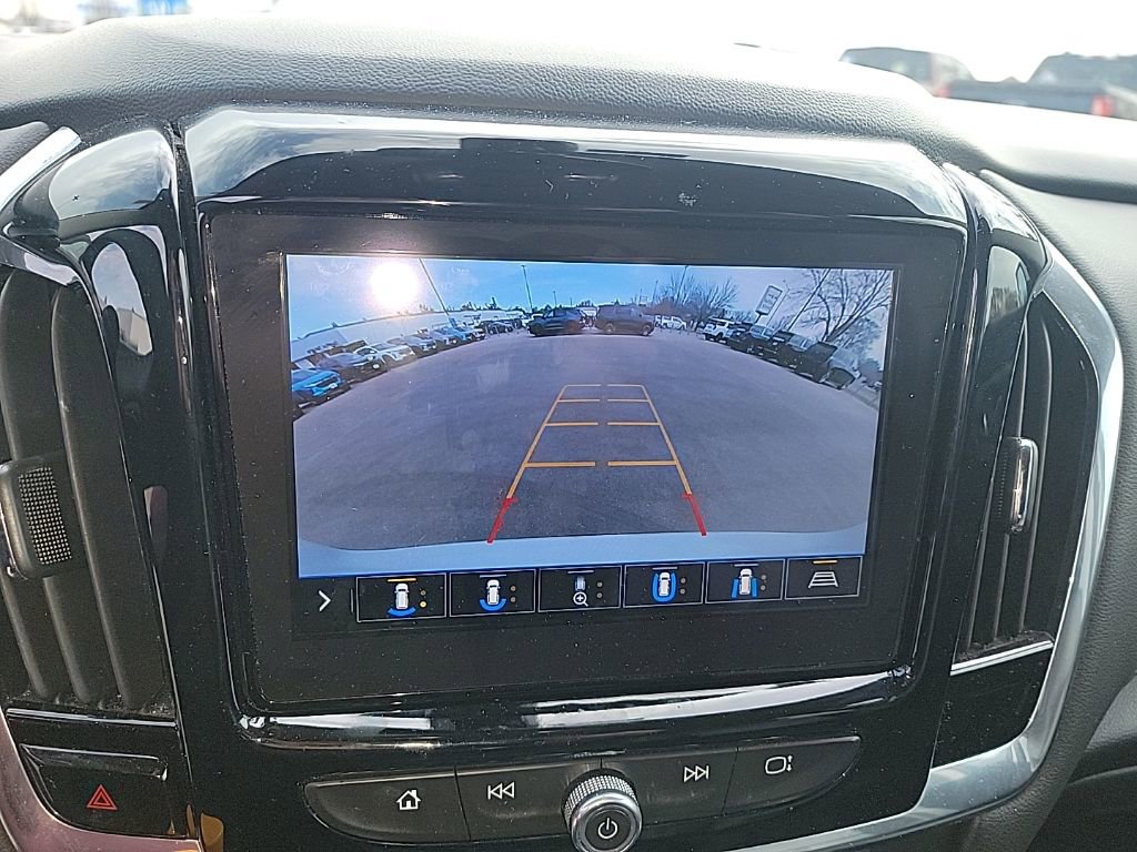 Used 2020 Chevrolet Traverse LT w/ LT Premium Package image 32