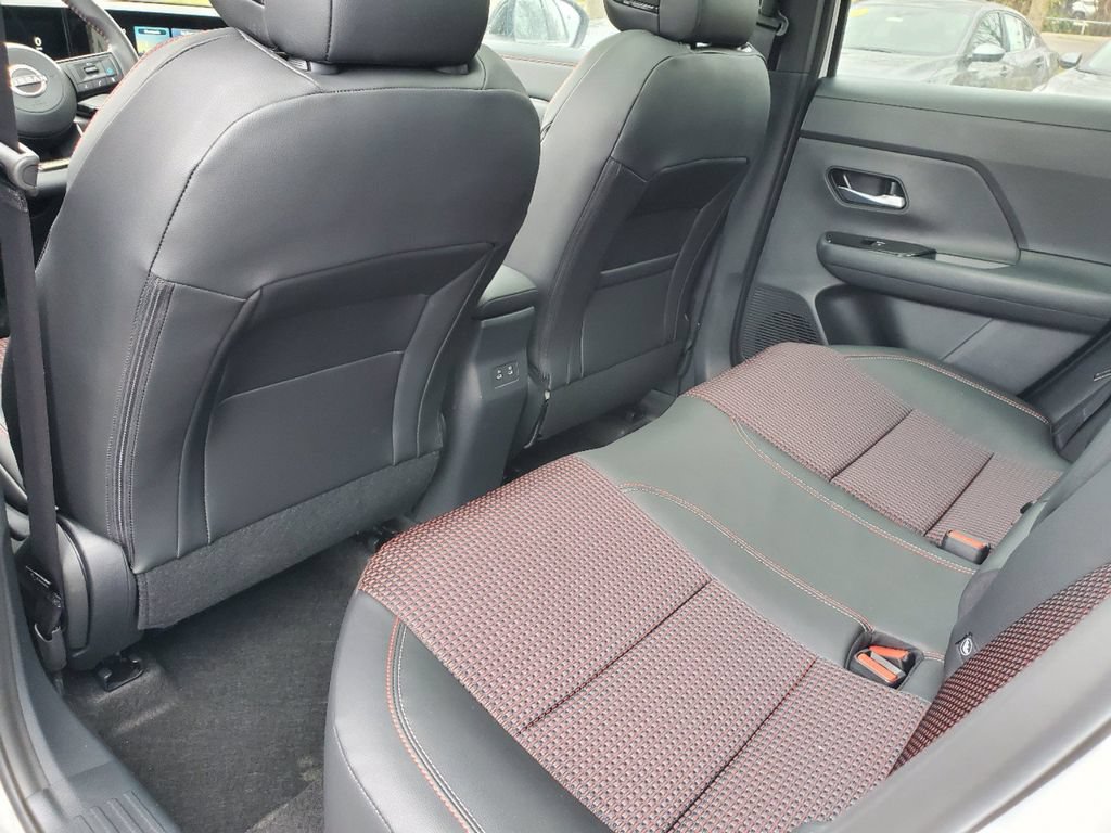 New 2026 Nissan Kicks SR w/ SR Premium Package FWD image 12