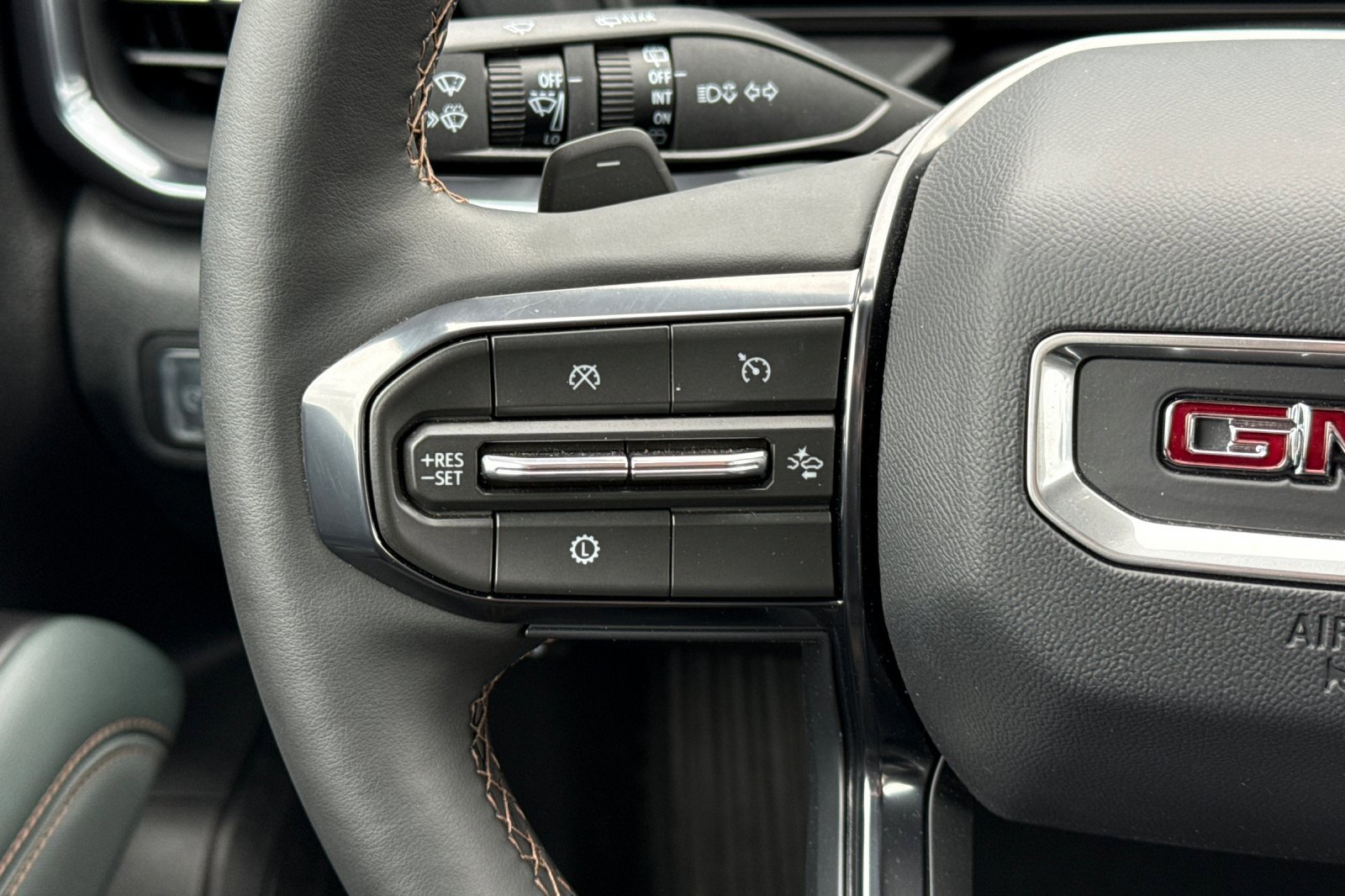 Used 2026 GMC Terrain AT4 w/ Technology Package II image 31