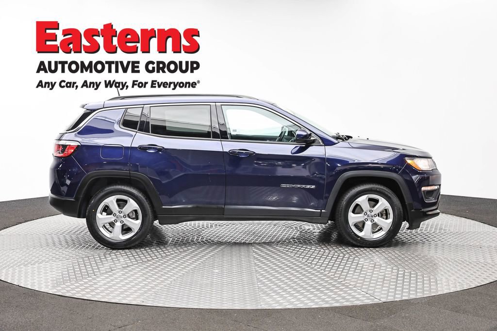 Used 2019 Jeep Compass Latitude FWD image 4