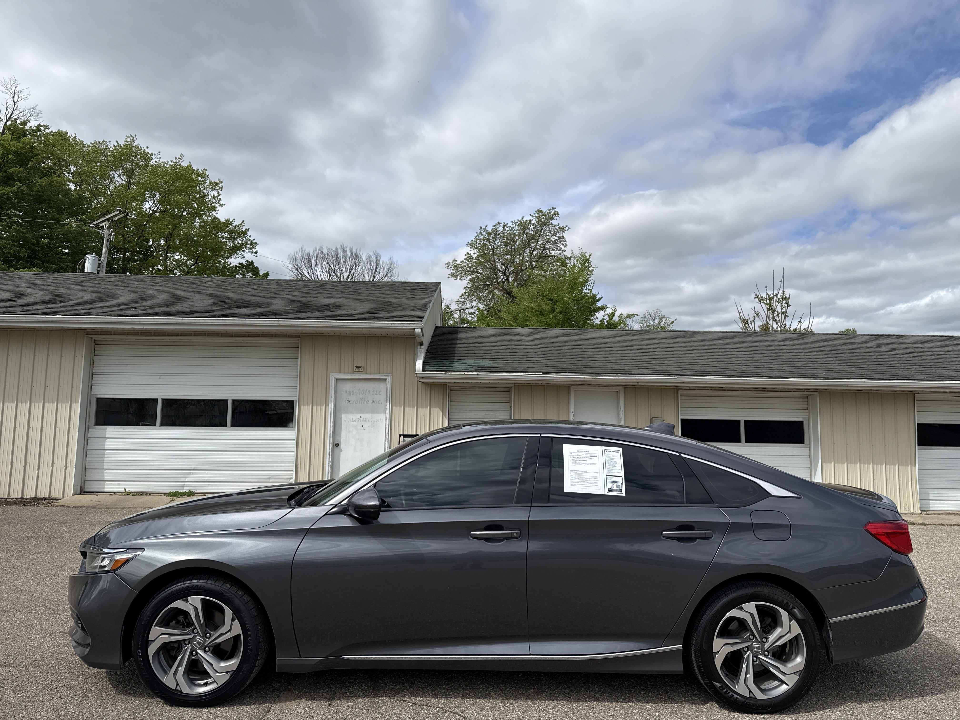 Used 2018 Honda Accord EX-L image 11